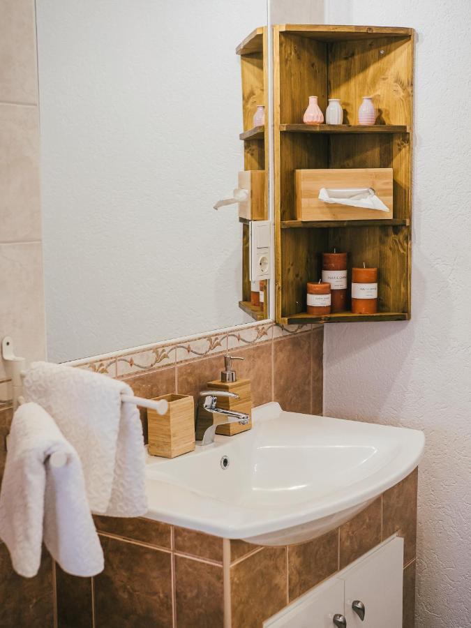 Ferienwohnung A Mi Kishazunk Vendeghaz Szomod Exterior foto